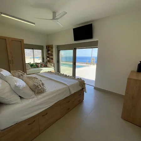 C'est La Vie Villa *